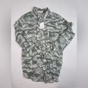 NWT Beach Lunch Lounge Women M Green Camo Long Sleeve Button Up Roll Army Casual